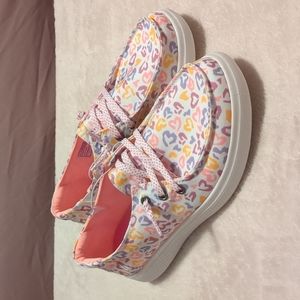 NWT Skechers Wild Love Hearts Girls Shoes Size 4